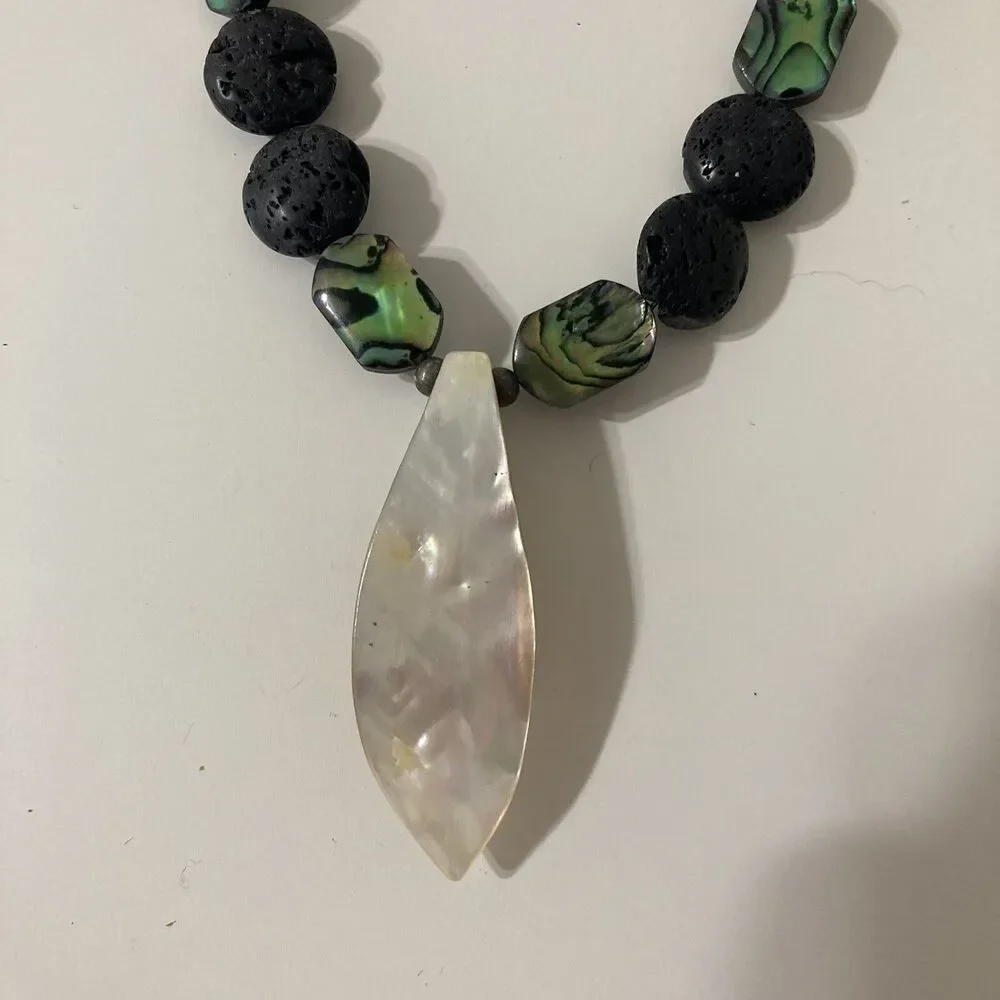 Circular Black Green Stone Beaded White Shell Pendant Necklace Silver Toggle